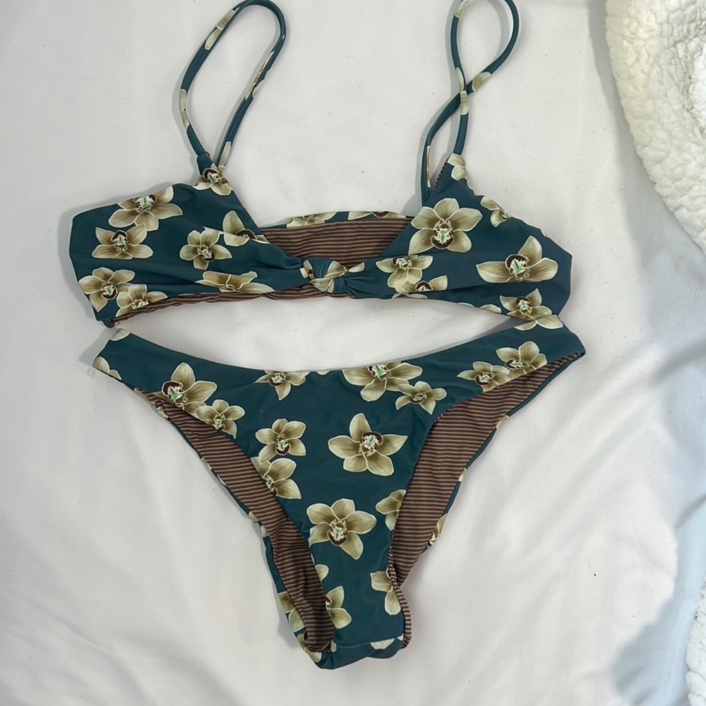 Acacia Swim ( v e n m o  only)